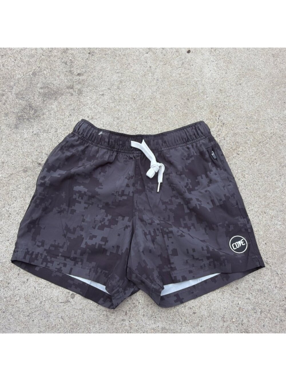 Cove Shorts Mens 28 Camo Gray Black Athletic Gym 5" Inseam Drawstring